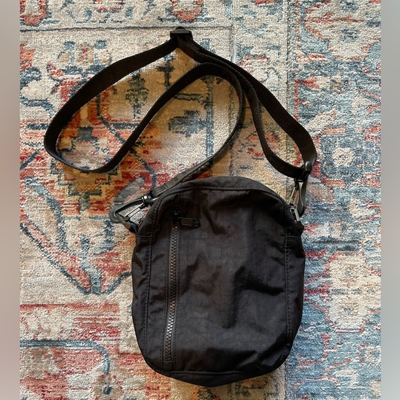 BAGGU Handbags - BAGGU Sport Crossbody in Black